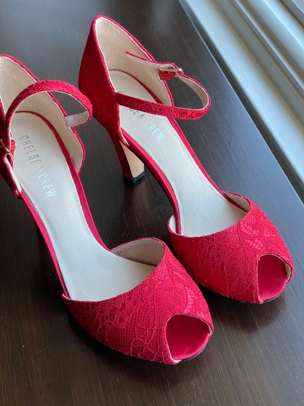 Chelsea Crew Lulu Lace in Red